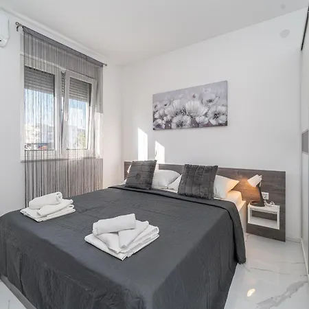 Villa Marimela Luxury Apartments Novalja Exterior photo