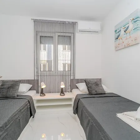Villa Marimela Luxury Apartments Novalja Exterior photo