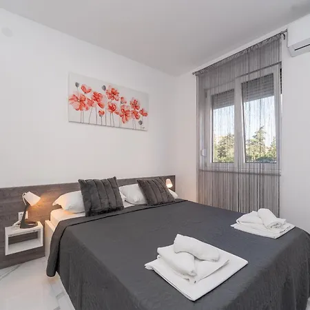 Villa Marimela Luxury Apartments Novalja Exterior photo